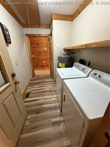 328 Wells Hollow Road, Scott Depot, WV 25560