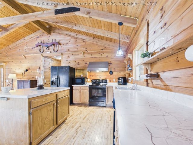 328 Wells Hollow Road, Scott Depot, WV 25560