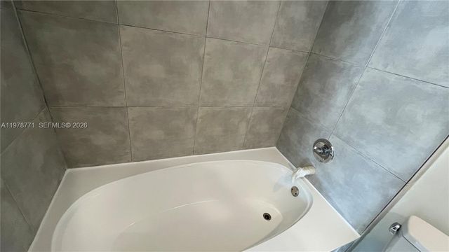 650 NE 64th St G309, Miami, FL 33138