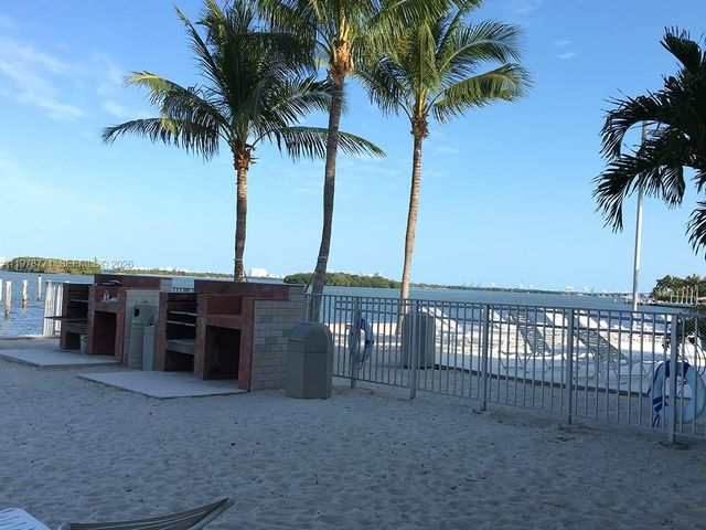 650 NE 64th St G309, Miami, FL 33138