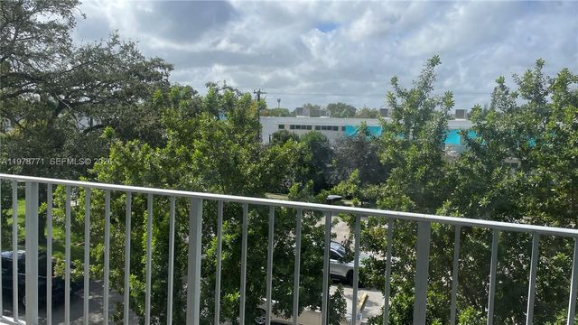 650 NE 64th St G309, Miami, FL 33138
