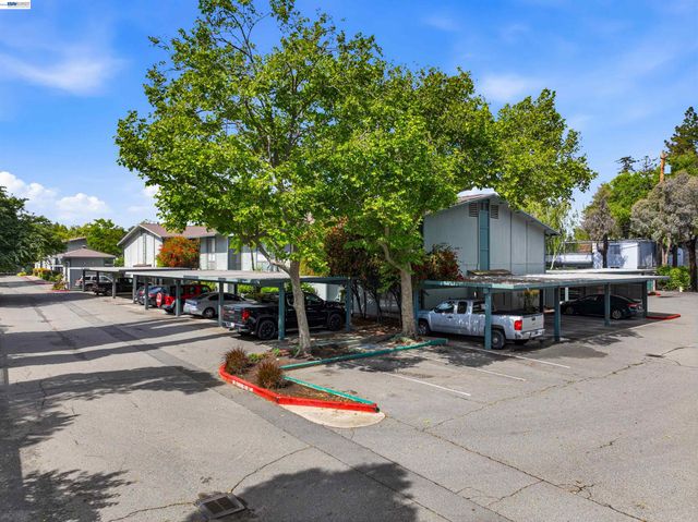 1036 Oak Grove Rd 81, Concord, CA 94518