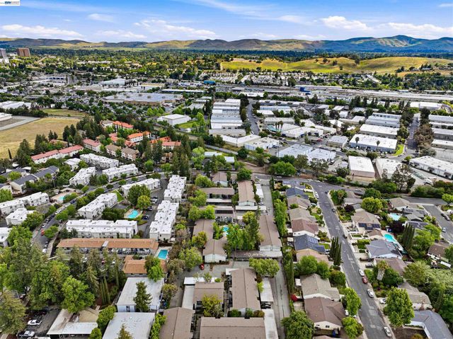 1036 Oak Grove Rd 81, Concord, CA 94518