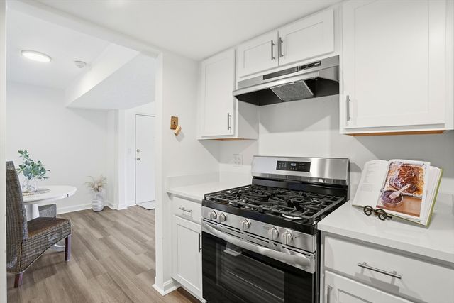 10 Kingswood Dr 13, Abington, MA 02351