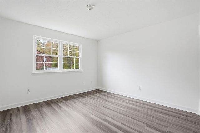 10 Kingswood Dr 13, Abington, MA 02351