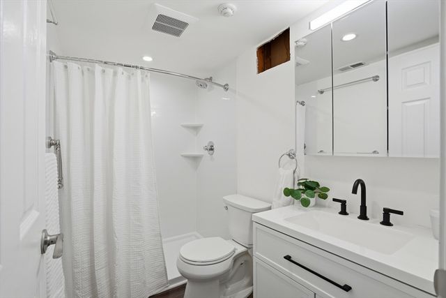 10 Kingswood Dr 13, Abington, MA 02351