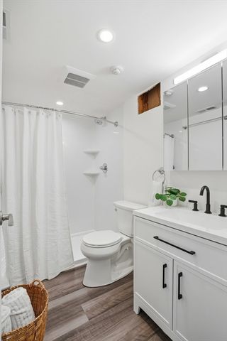 10 Kingswood Dr 13, Abington, MA 02351