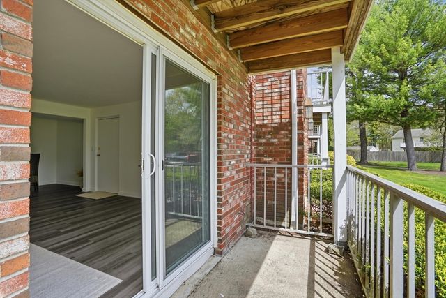 10 Kingswood Dr 13, Abington, MA 02351