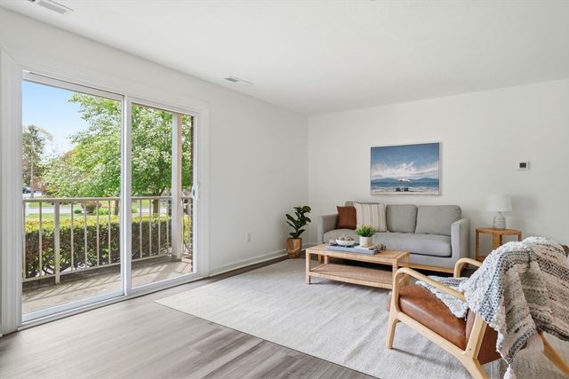 10 Kingswood Dr 13, Abington, MA 02351