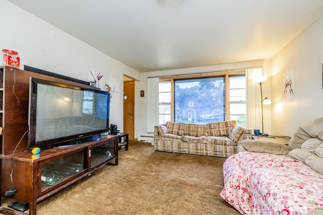 8825 S Richmond Avenue, Evergreen Park, IL 60805