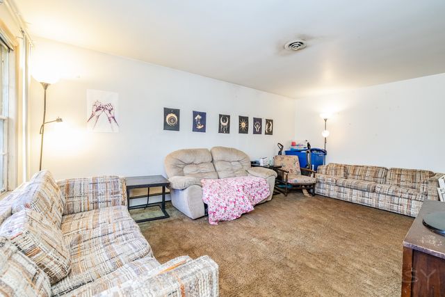 8825 S Richmond Avenue, Evergreen Park, IL 60805