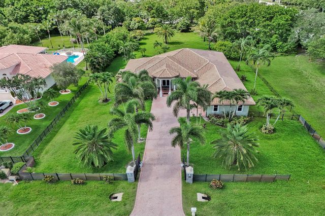 12360 NW 18th Street, Plantation, FL 33323