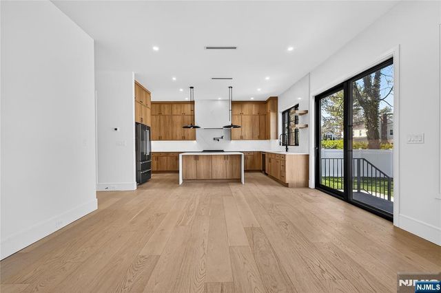 395 Hickory Avenue, Paramus, NJ 07652