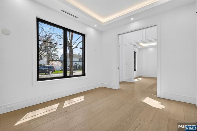 395 Hickory Avenue, Paramus, NJ 07652