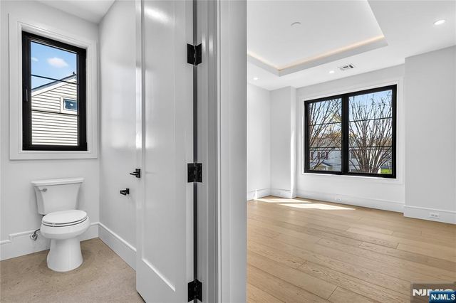 395 Hickory Avenue, Paramus, NJ 07652