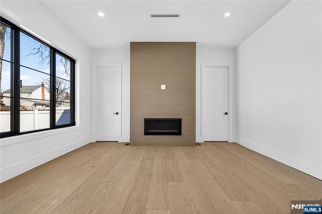 395 Hickory Avenue, Paramus, NJ 07652