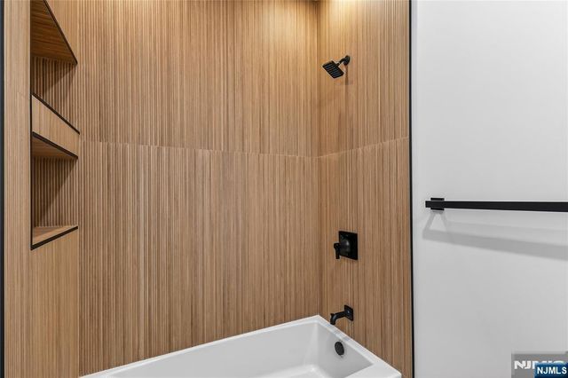 395 Hickory Avenue, Paramus, NJ 07652