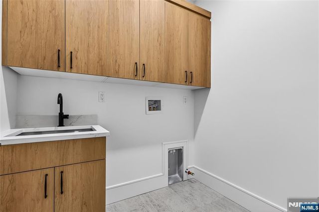 395 Hickory Avenue, Paramus, NJ 07652