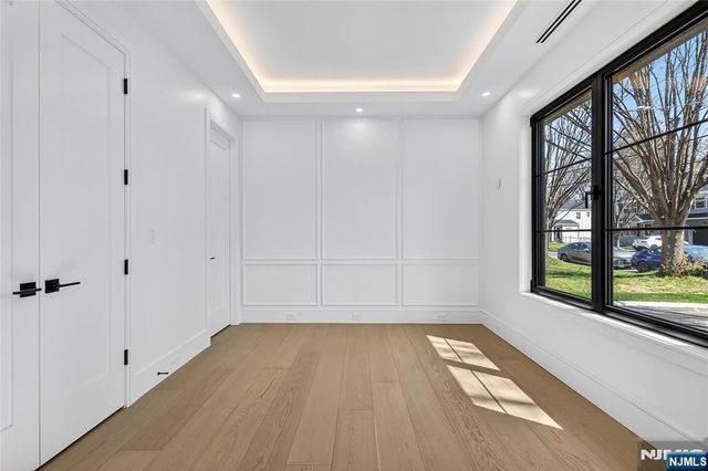 395 Hickory Avenue, Paramus, NJ 07652