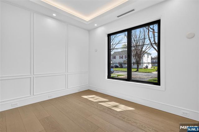 395 Hickory Avenue, Paramus, NJ 07652