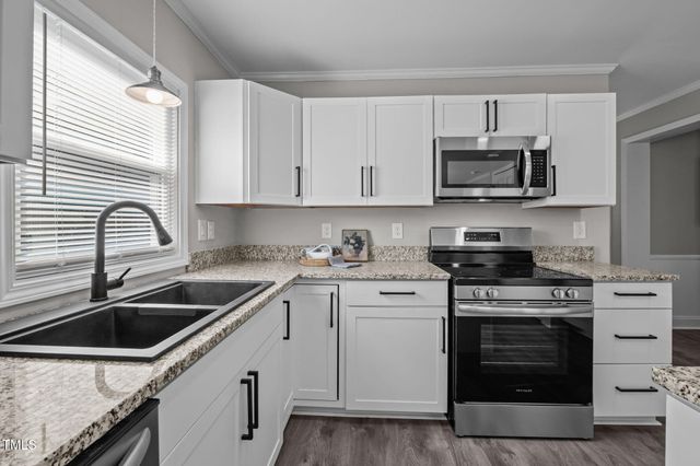 3015 Nc 86, Hillsborough, NC 27278