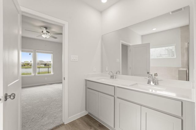 102 Water Grass Trail, Clute, TX 77531