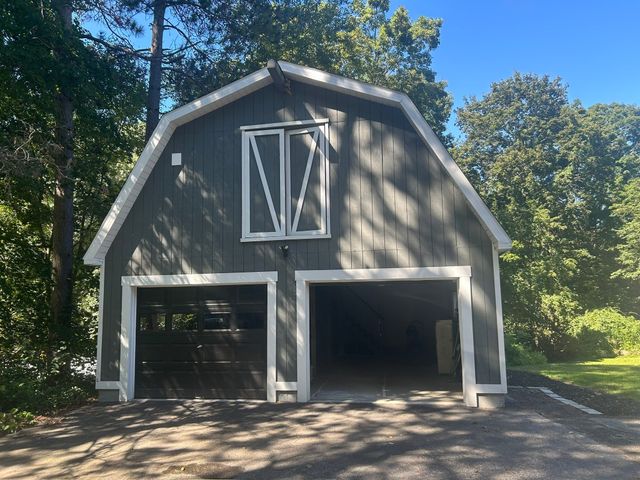 8 Kessell St, Grafton, MA 01519