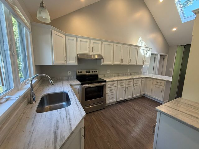 8 Kessell St, Grafton, MA 01519