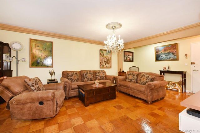 320 East Shore Road 15A, Great Neck, NY 11023