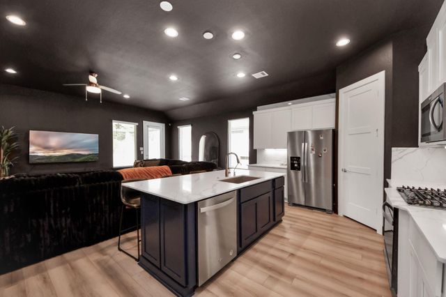 303 Springfield Terrace Drive, Conroe, TX 77304