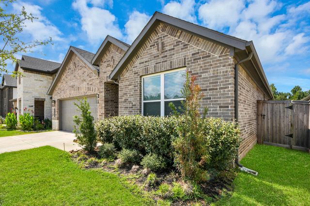 303 Springfield Terrace Drive, Conroe, TX 77304