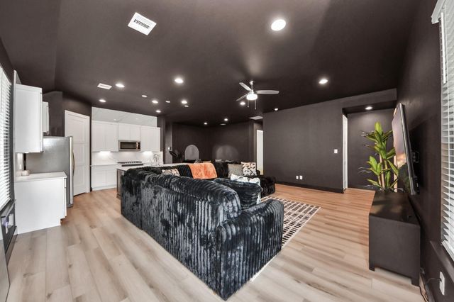 303 Springfield Terrace Drive, Conroe, TX 77304