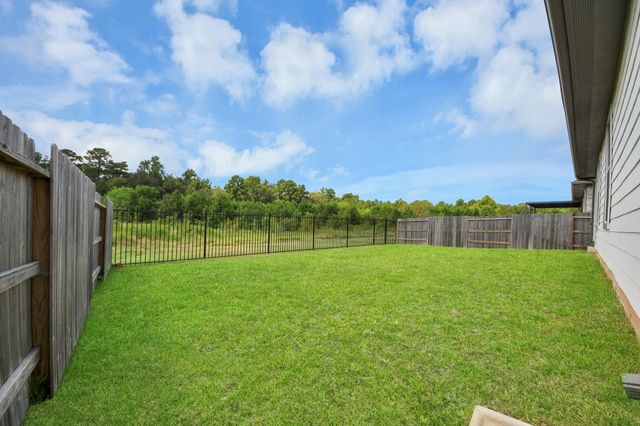 303 Springfield Terrace Drive, Conroe, TX 77304