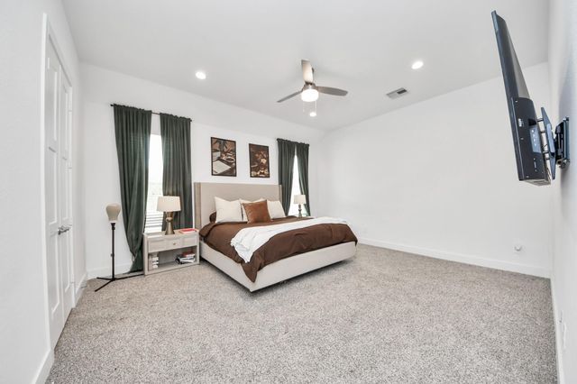 303 Springfield Terrace Drive, Conroe, TX 77304