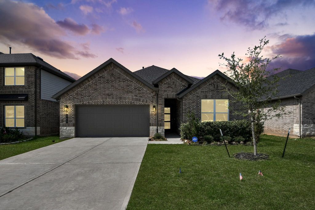 303 Springfield Terrace Drive, Conroe, TX 77304