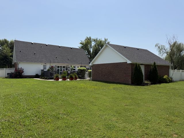 120 Summerlin Dr, Gallatin, TN 37066