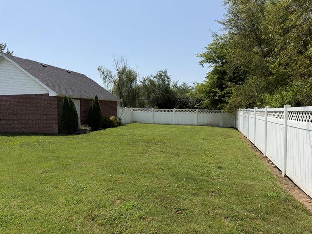 120 Summerlin Dr, Gallatin, TN 37066