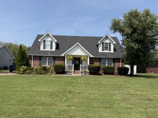 120 Summerlin Dr, Gallatin, TN 37066