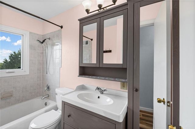 11713 HILLS Lane, Kearney, MO 64060