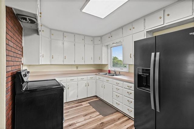 11713 HILLS Lane, Kearney, MO 64060