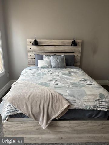 2250 N LAMBERT ST, Philadelphia, PA 19132