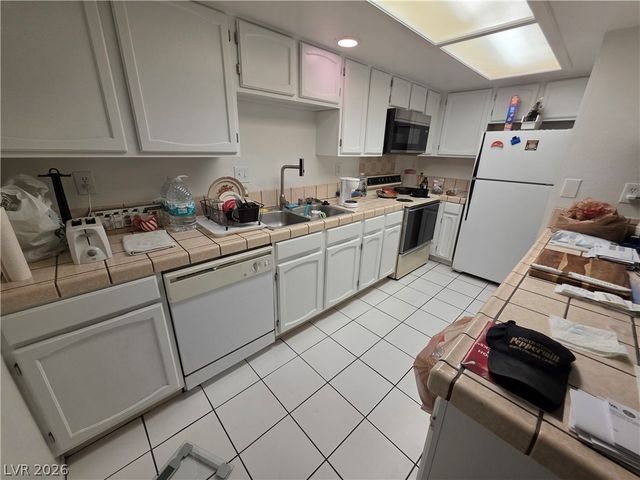 4211 Sanderling Circle 285, Las Vegas, NV 89103