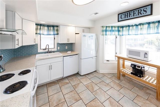 3361 Sandfiddler RD, Virginia Beach, VA 23456