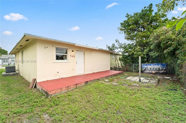 745 NW 3rd Ct, Hallandale Beach, FL 33009