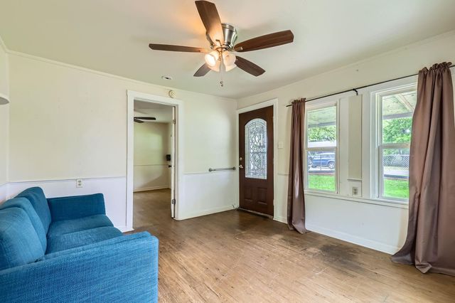 1313 Perez ST, Austin, TX 78721