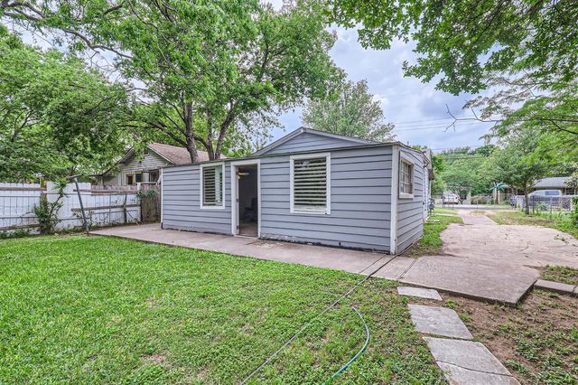 1313 Perez ST, Austin, TX 78721
