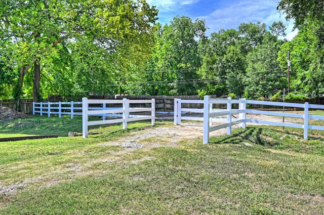 9822 Arbor Oak, Willis, TX 77318