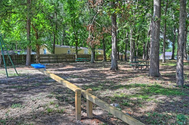9822 Arbor Oak, Willis, TX 77318