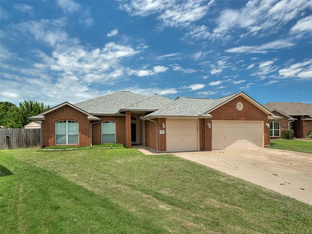 901 SE 37th Street, Moore, OK 73160