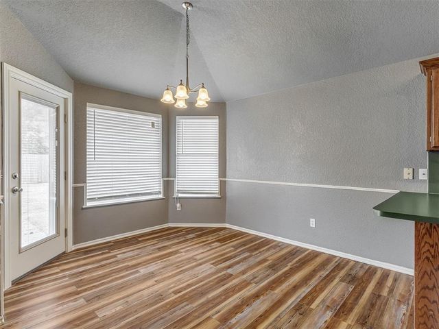 901 SE 37th Street, Moore, OK 73160